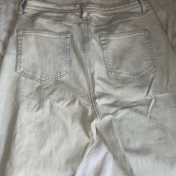 Baggy distressed jeans - Picture 2 of 2